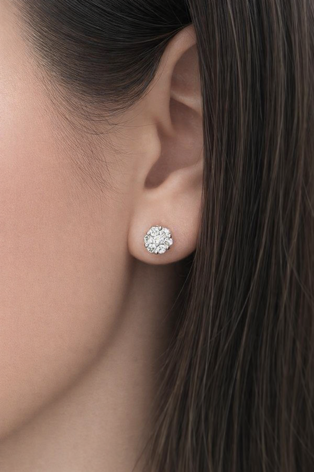 Orecchini a fiore in pavé di diamanti naturali ct 0,53 in oro bianco 18 kt (750)