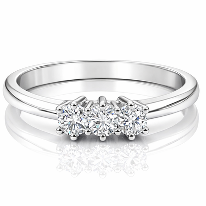 Anello modello trilogy con diamanti ct 0,24 in oro bianco 18kt (750)