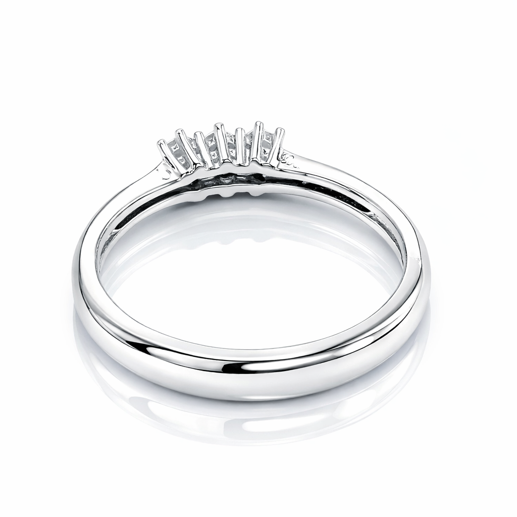 Anello modello trilogy con diamanti ct 0,24 in oro bianco 18kt (750)