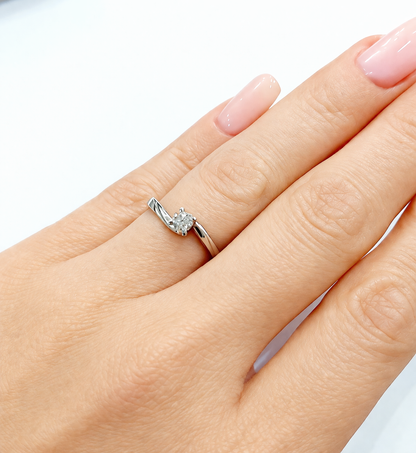 Anello solitario con diamanti ct 0,20 in oro bianco 18kt (750)