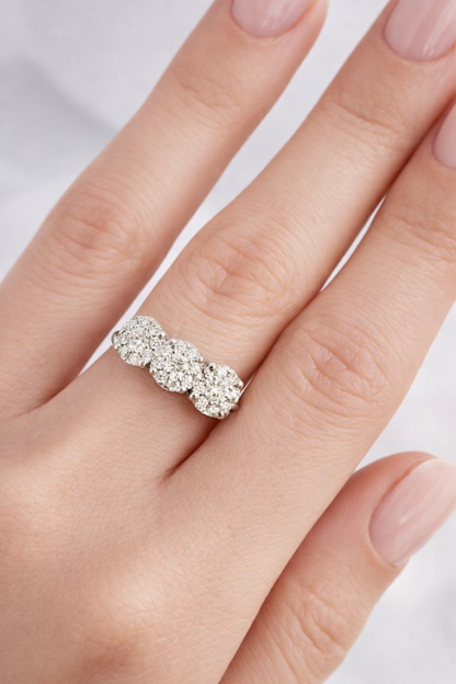 Anello trilogy magic con diamanti 0,93 ct in oro bianco 18kt (750)
