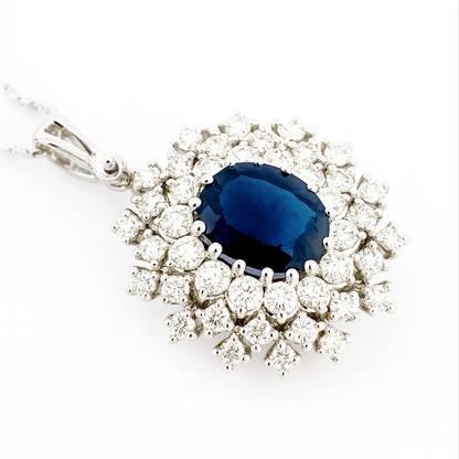 Collana pendente in oro bianco 18K con zaffiro Ovale ct 0,97 e Diamanti ct 0,45