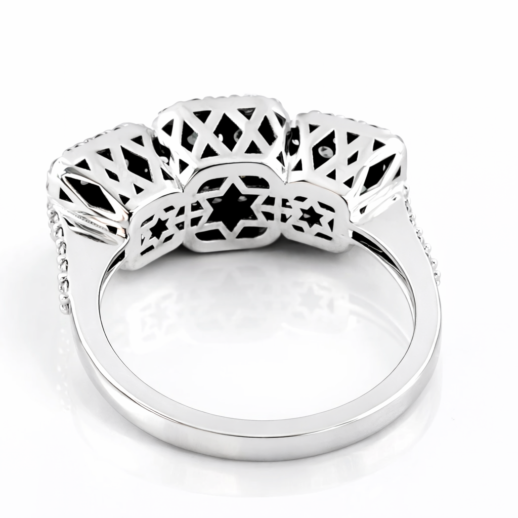 Anello trilogy magic con Diamanti 0,55 ct e Smeraldi 0,57 ct in oro bianco 18Kt (750)