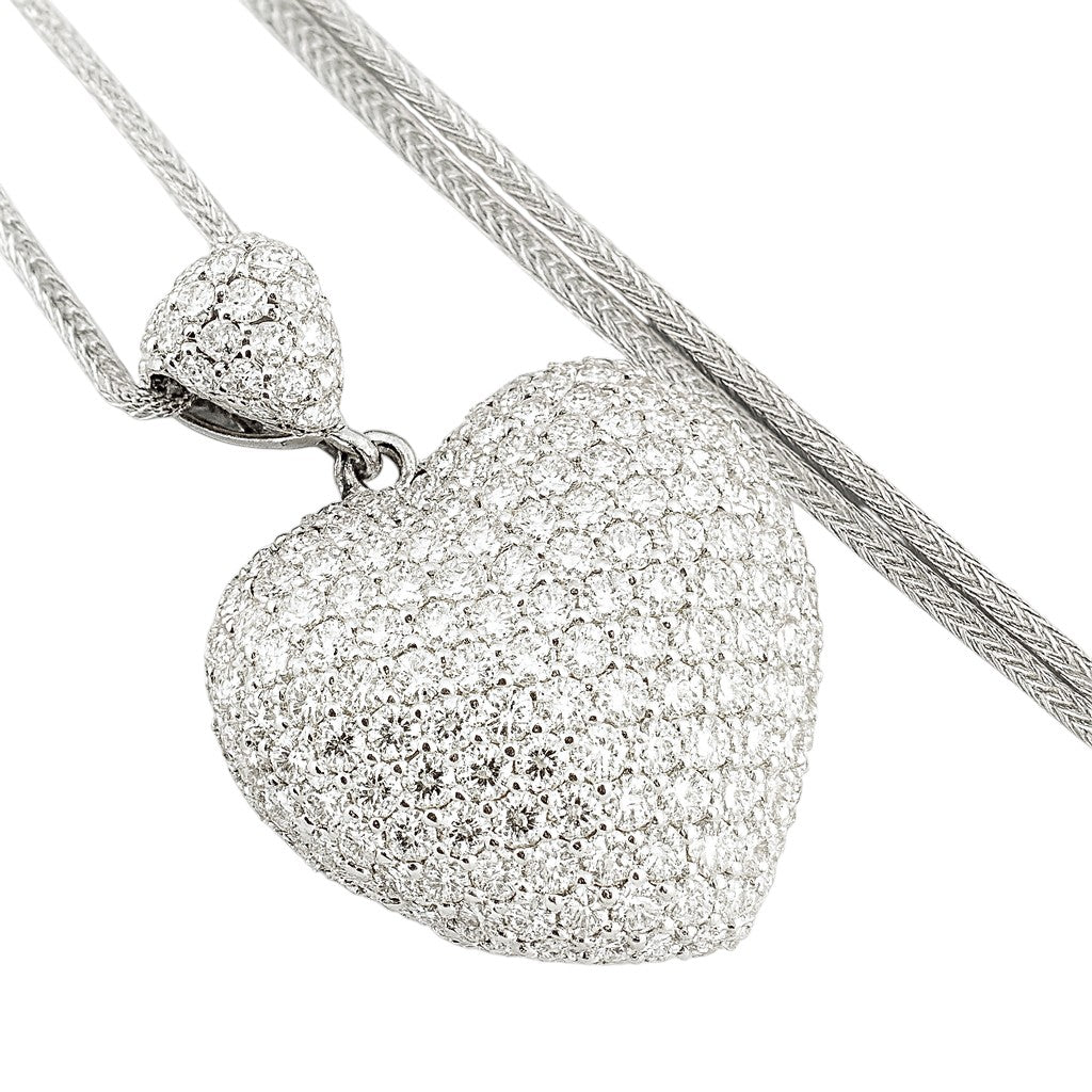 Collana con pendente a cuore bombato in oro bianco 18K - impreziosita da diamanti bianchi Ct 1,85