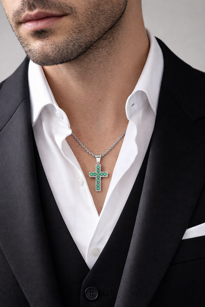 Collana croce con Smeraldi 1,45 ct e Diamanti 0,50 ct in oro bianco 18kt (750)