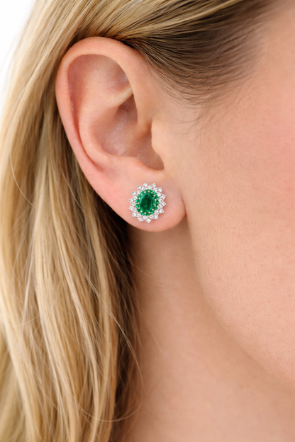 Orecchini con smeraldo ct 1,75 e diamanti ct 0,48  in oro bianco 18kt (750)
