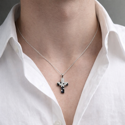 Collana a croce in pavé con zaffiri blu 0,49 ct diamanti bianchi ct 0,72 in oro bianco 18kt (750)