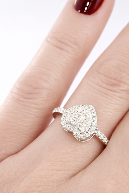 Anello cuore in pave' di Diamanti  ct 0,40 in oro bianco 18kt (750)