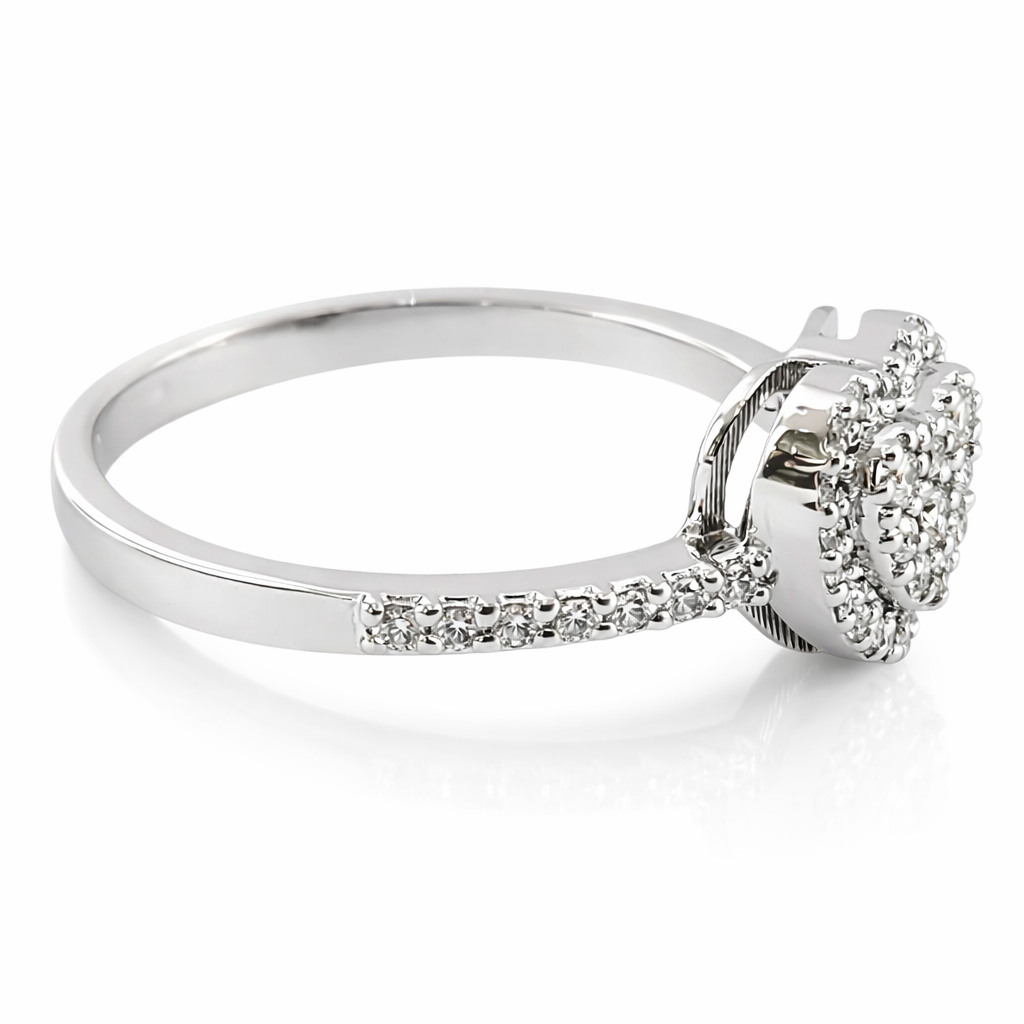 Anello cuore in pave' di Diamanti  ct 0,40 in oro bianco 18kt (750)