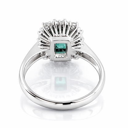 Anello con Smeraldo Ottagonale ct 1,34 e contorno di Diamanti ct 0,45  in oro bianco 18kt (750)