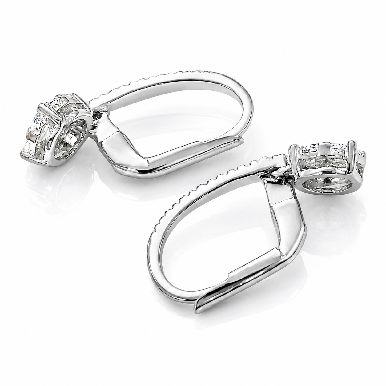 Orecchini pendenti magic con diamanti naturali ct 0,50 in oro bianco 18kt (750)