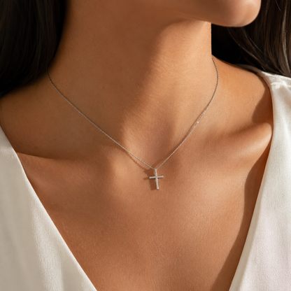 Collana Croce con diamanti ct 0.20 in oro bianco 18kt (750)