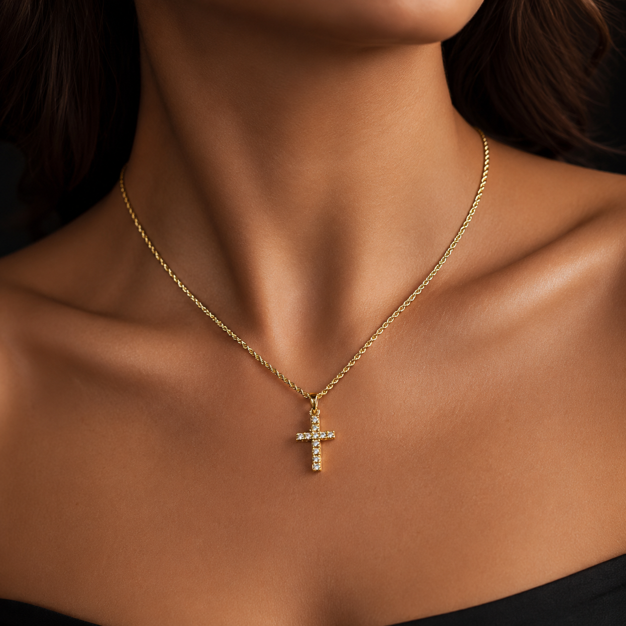 Collana con pendente croce diamanti ct 0,16 in oro giallo 18kt (750)