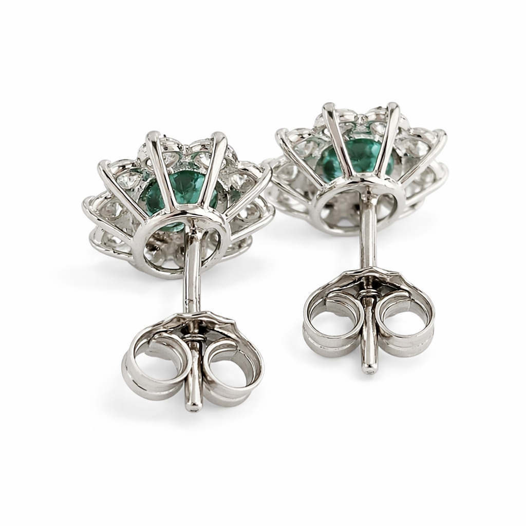 Orecchini con smeraldo ct 0,85 e diamanti ct 1,00 in oro bianco 18kt (750)