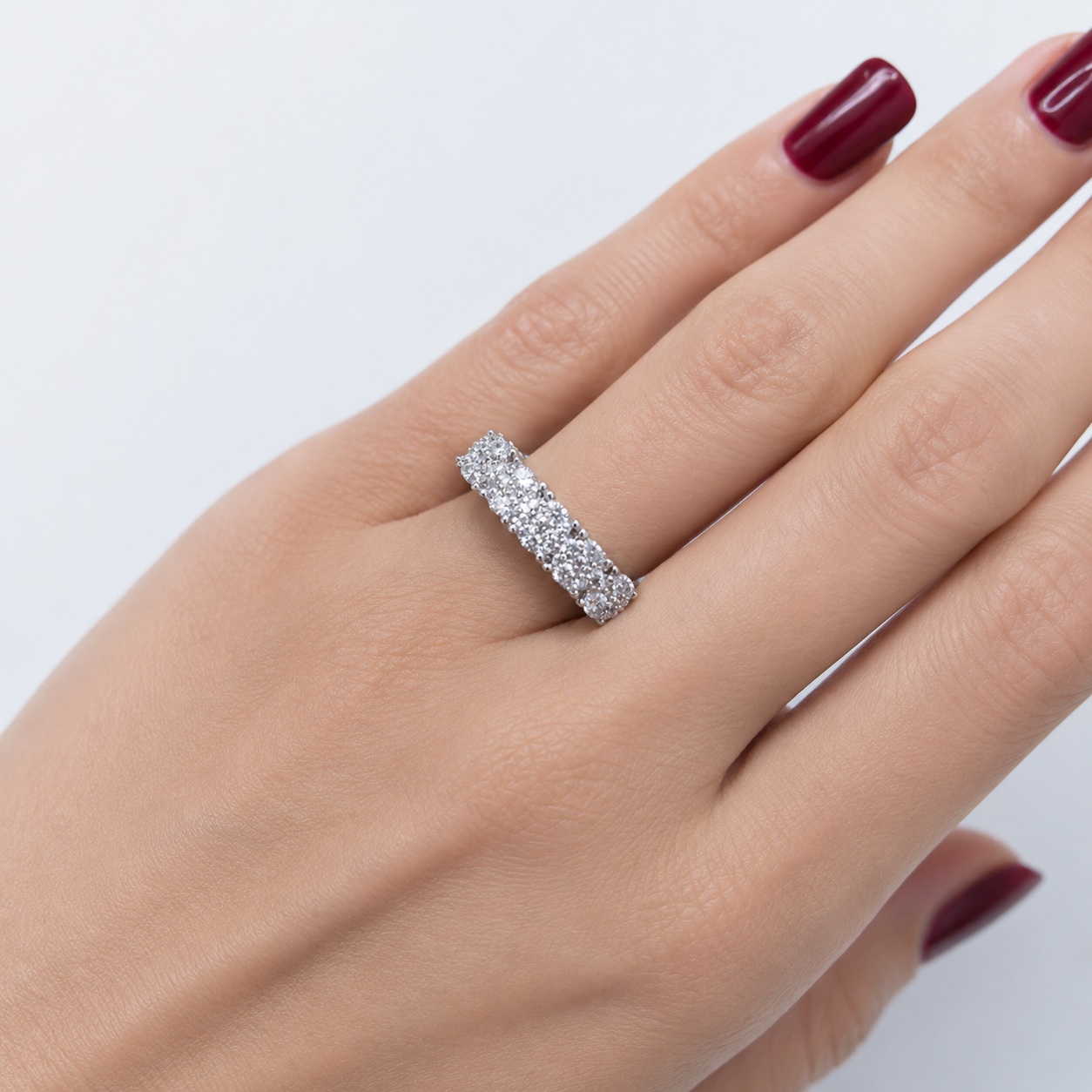 Anello riviera con pavé di diamanti ct 0,48 in oro bianco 18 kt (750)