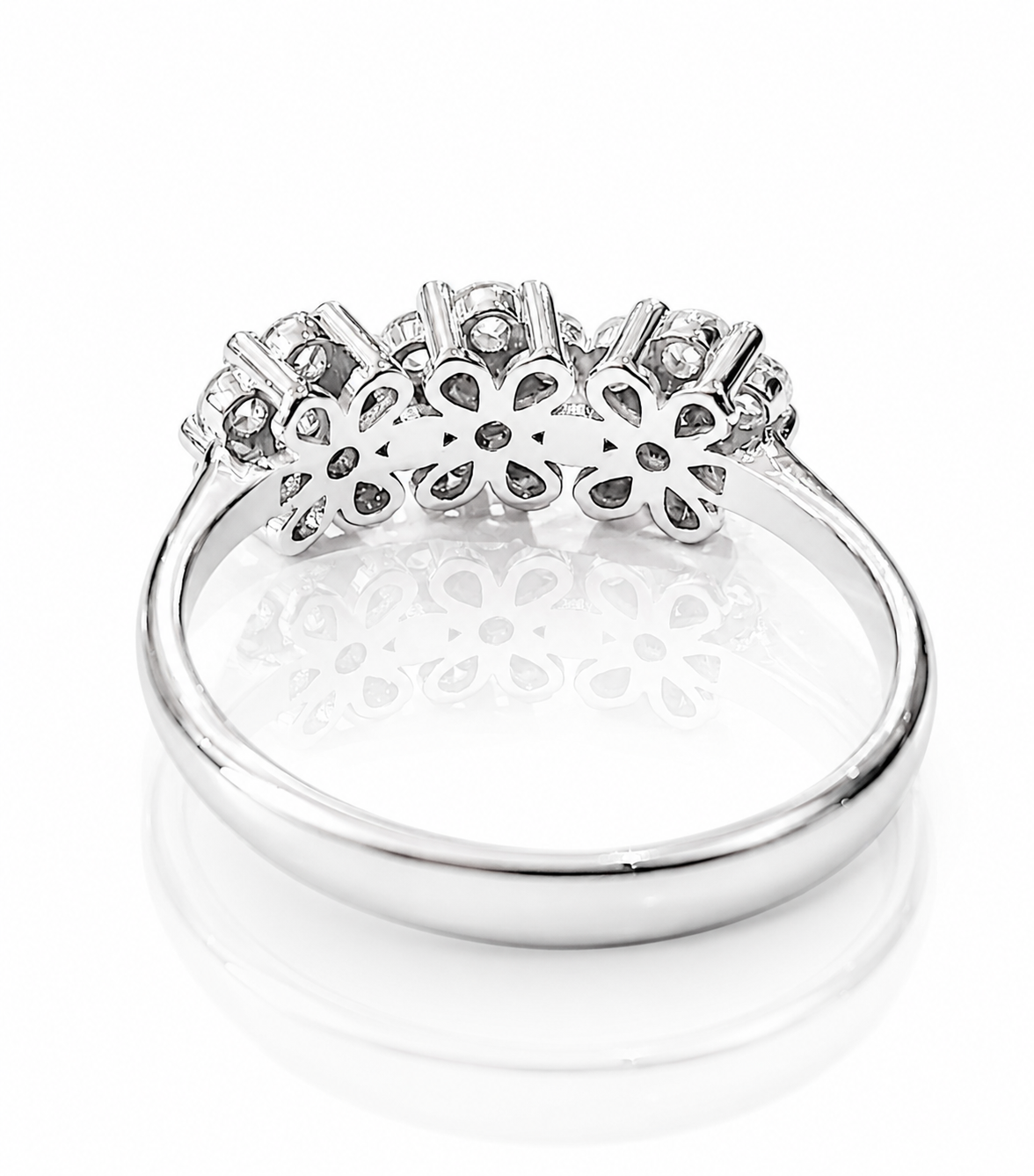 Anello trilogy magic con diamanti ct 0,85 in oro bianco 18kt (750)