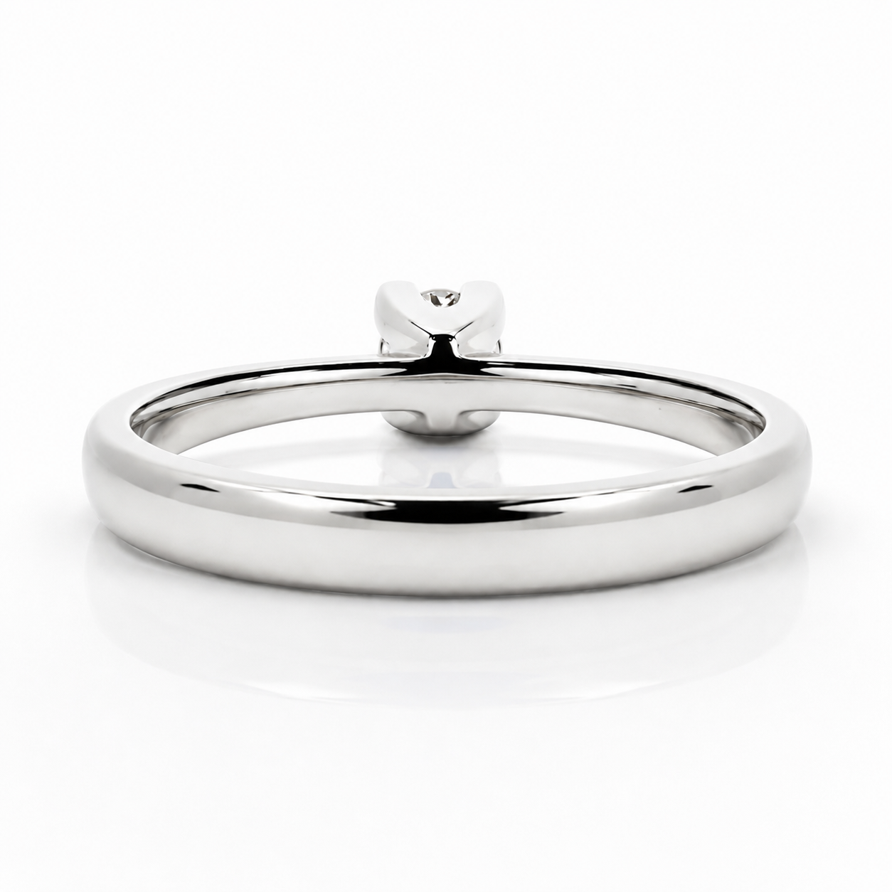 Anello solitario 4 griffe con diamante ct 0,20 in oro bianco 18kt (750)