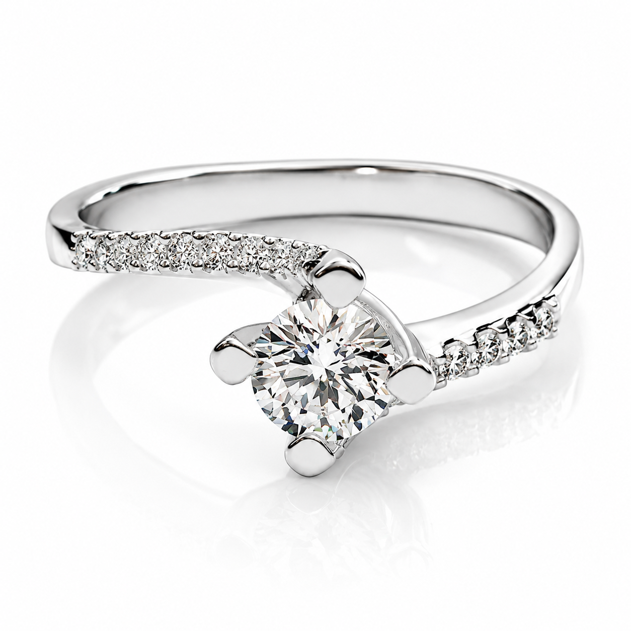 Anello solitario mod. Valentino Astralia con diamanti ct 0,43 in oro bianco 18Kt (750)