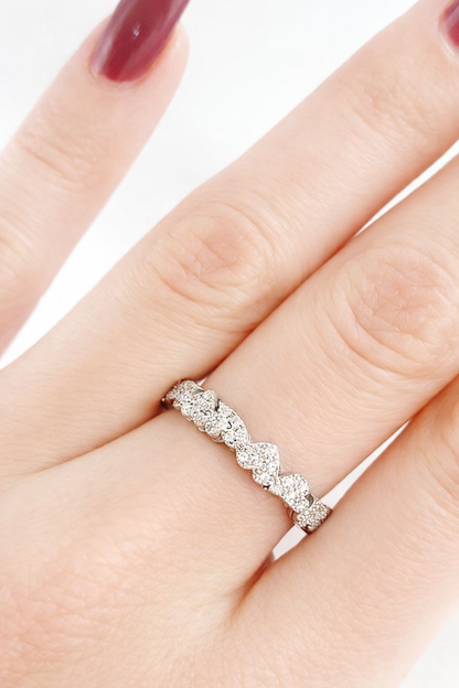 Anello multicuori scomposti in pavé con diamanti da 0,25 ct in oro bianco 18 kt (750)