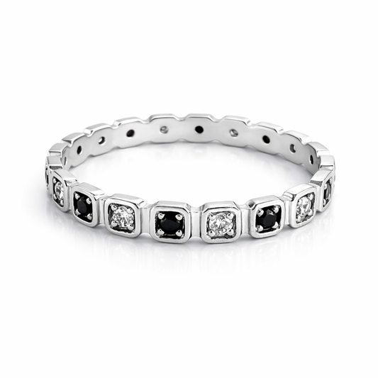 Anello veretta con diamanti bianchi ct 0.15 e neri ct 0.15 in oro bianco 18kt (750)