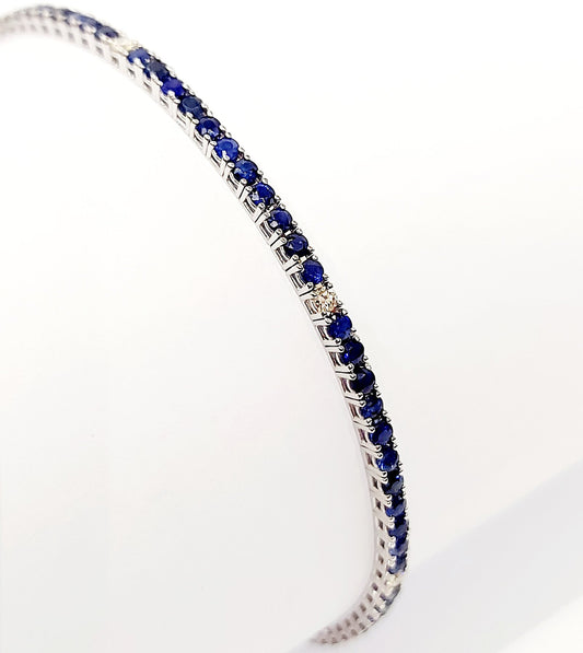Bracciale Tennis Astralia in Oro Bianco con Zaffiri blu 4,00 ct e Diamanti 0,24 ct 18 kt (750)