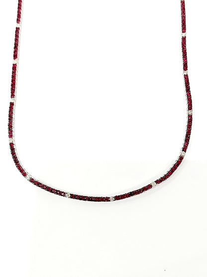 Collana modello tennis con Diamanti ct 0,55 e Rubini ct 7,36 in Oro Bianco 18 kt (750)