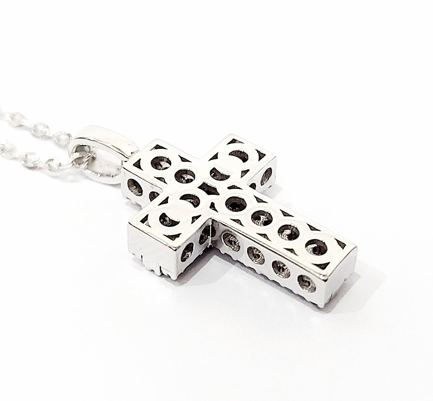 Collana e pendente croce Diamanti 0,45 ct in Oro Bianco 18kt (750)