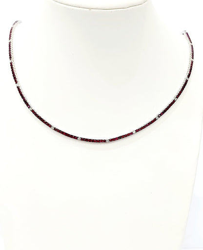 Collana modello tennis con Diamanti ct 0,55 e Rubini ct 7,36 in Oro Bianco 18 kt (750)