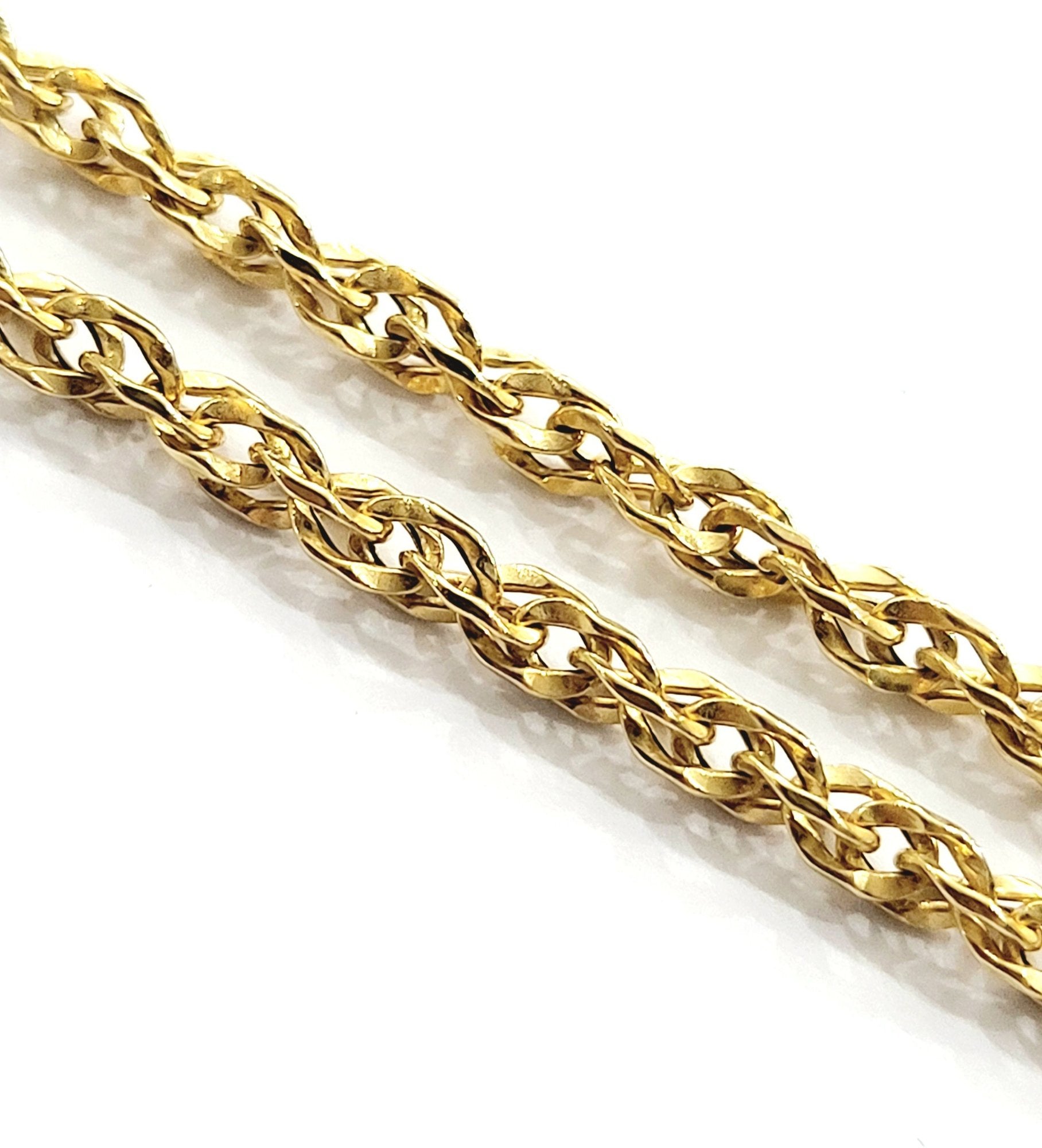Catena con pendente cuore in oro giallo 18k. | GV Catena con pendente cuore in oro giallo 18k. | GV