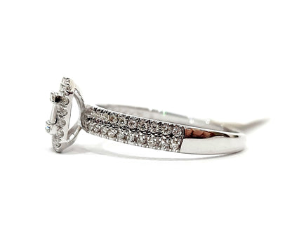 Anello Astralia a fantasia in Oro Bianco con Diamanti Baguette ct 0,09 e Brillante ct 0,45 18kt (750)