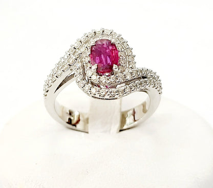 Anello Astralia fantasia con Rubino ovale 0,90 ct e Diamanti 0,85 ct in Oro Bianco 18 kt (750)
