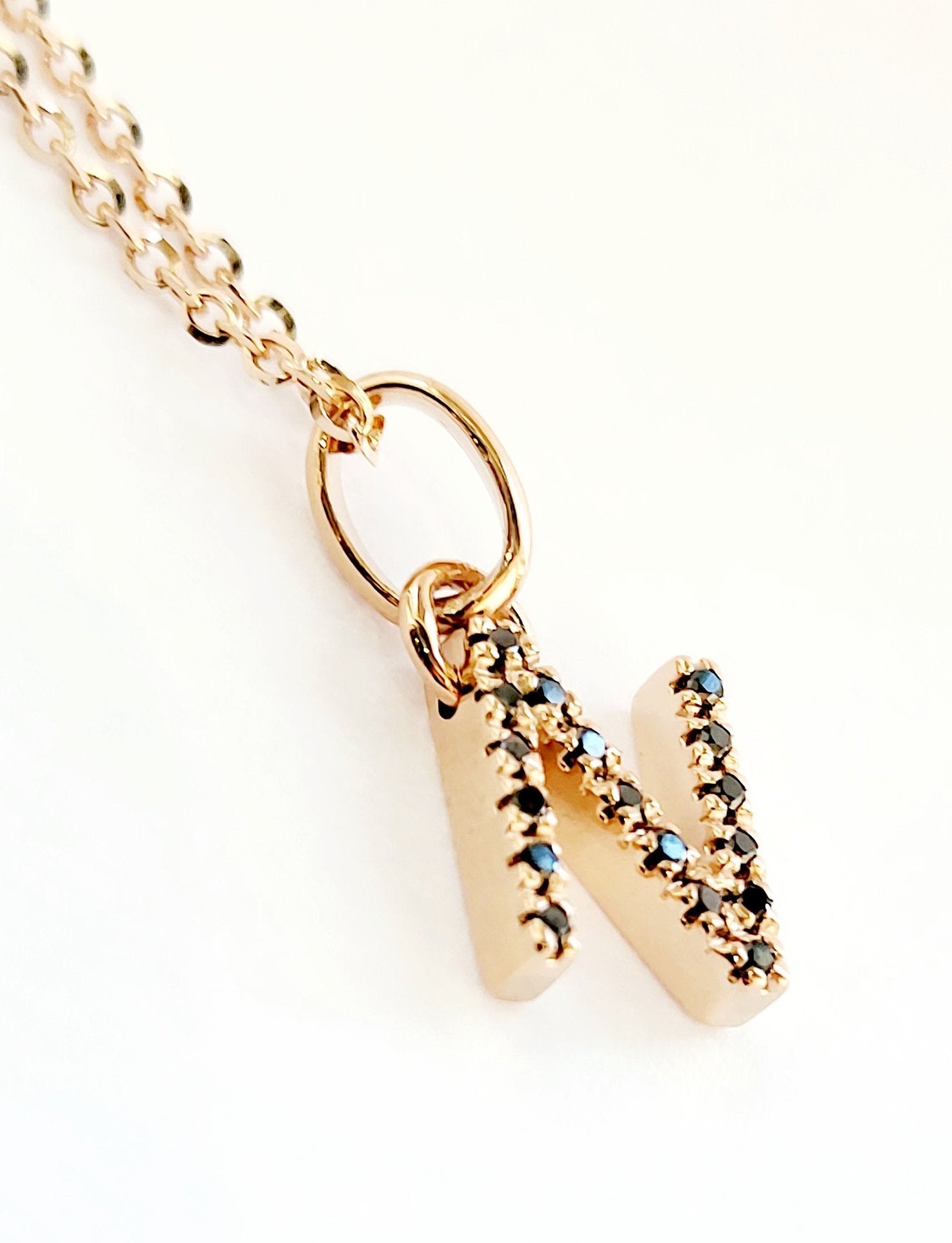 Collana e pendente lettera personalizzabile "N" con Diamanti 0,20 ct in Oro Rosa 18 kt (750)