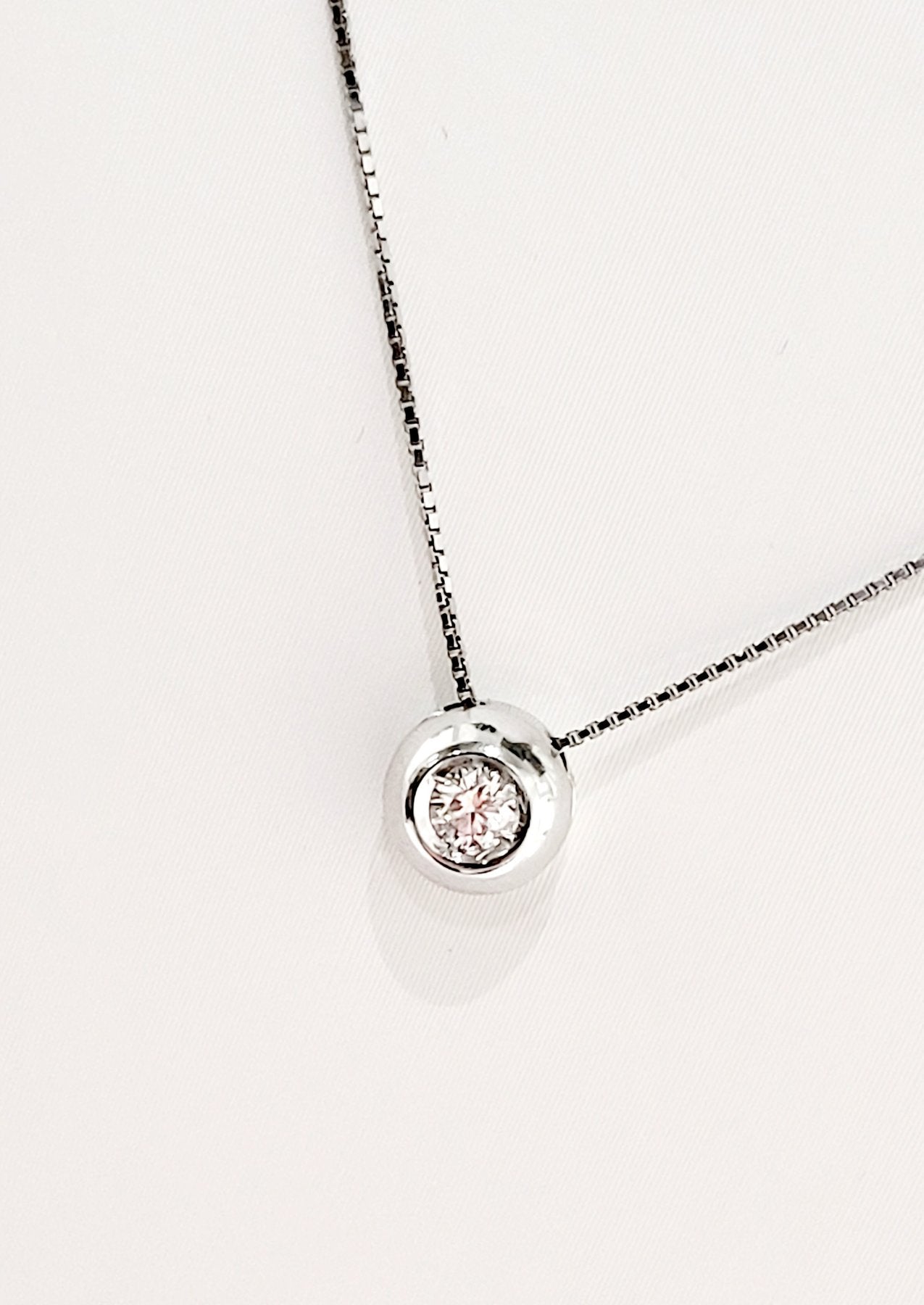 Collana e pendente punto luce a cipollina in Oro Bianco con Diamante 0,25 ct 18 kt (750)