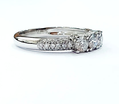 Anello Trilogy in Oro Bianco con Diamanti 0,76 ct con certificazione gemmologica AIG Milan 18 kt (750)
