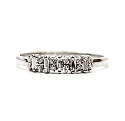 Anello veretta Astralia con diamanti baguette e brillante 0,25 ct in oro bianco 18kt (750)