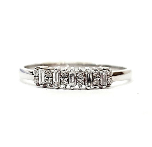Anello veretta Astralia con diamanti baguette e brillante 0,25 ct in oro bianco 18kt (750)