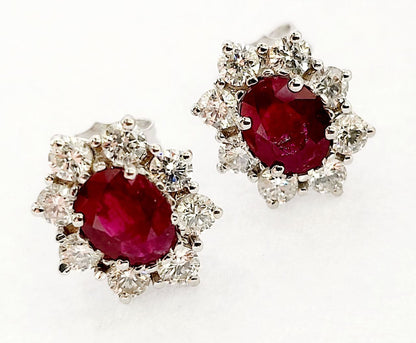 Orecchini in Oro Bianco con Diamanti 0,91 ct e Rubini ovali 1,39 ct 18 kt (750)