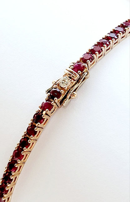 Bracciale Tennis a filo in Oro Rosa con Rubino 5,08 ct e Diamanti 0,35 ct 18kt (750)