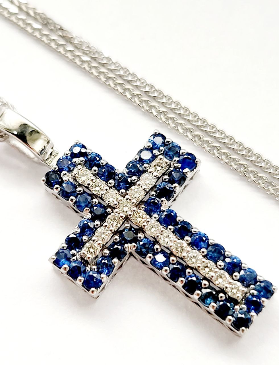 Yienate Collana croce cristallo punk Collana con ciondolo croce in argento con pavé cristallo vintage Dichiarazione girocollo Collana strass scintillanti Collana con croce religiosa Gioielli per donne Yienate Collana croce cristallo punk Collana con ciondolo croce in argento con pavé cristallo vintage Dichiarazione girocollo Collana strass scintillanti Collana con croce religiosa Gioielli per donne