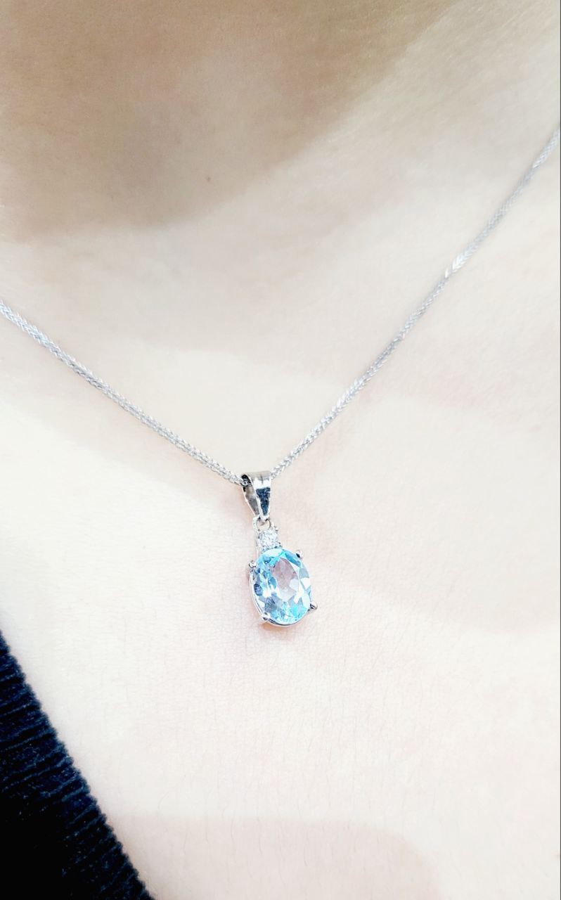 Collana con pendente Acquamarina 1,35 ct e Diamante 0,07 ct in Oro Bianco 18 kt (750)