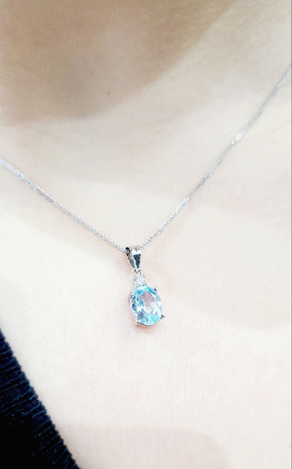 Collana con pendente Acquamarina 1,35 ct e Diamante 0,07 ct in Oro Bianco 18 kt (750)