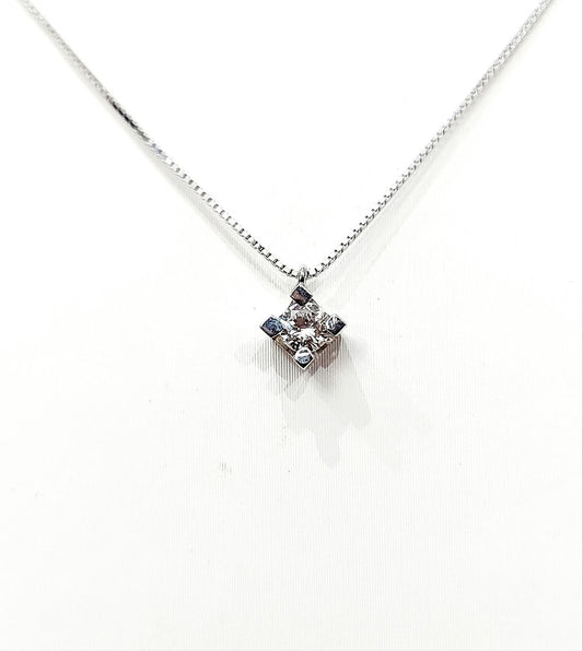 Collana con pendente punto luce con Diamante 0,15 ct in Oro Bianco 18 kt (750)