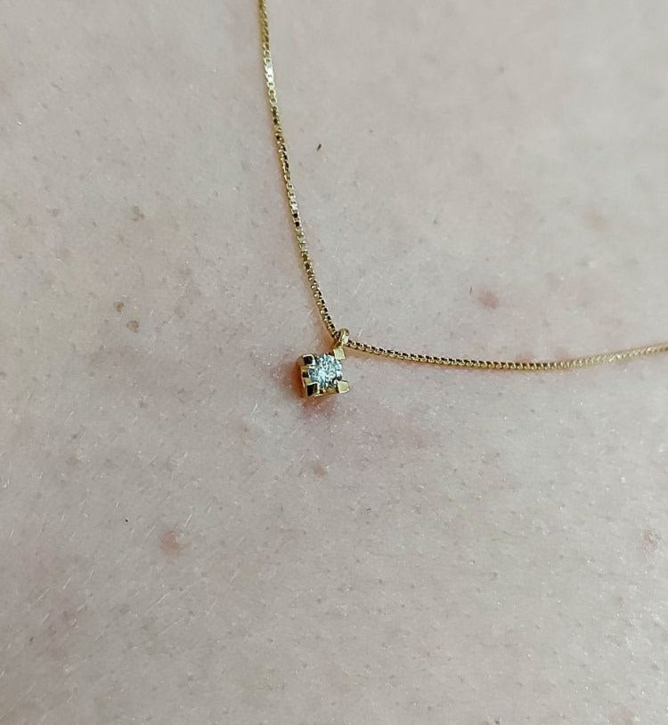 Collana con pendente punto luce con Diamante 0,20 ct in Oro Giallo 18 kt (750)