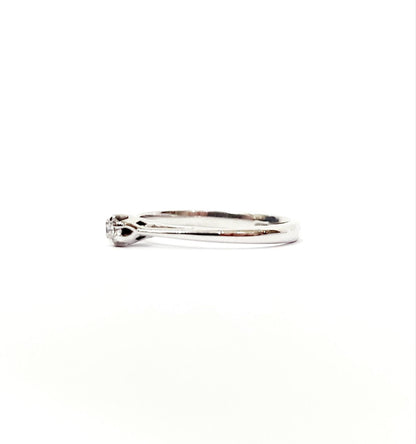 Anello solitario modello 6 griffe in Oro Bianco con Diamante 0,10 ct 18 Kt (750)