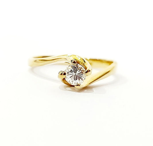 Anello Solitario Valentino in Oro Giallo con Diamante 0,40 ct 18 kt (750)