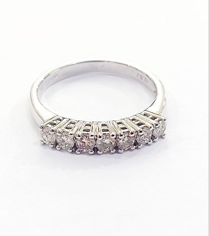 Anello veretta a 7 Diamanti taglio brillante  0,56 ct in Oro Bianco 18 kt -750