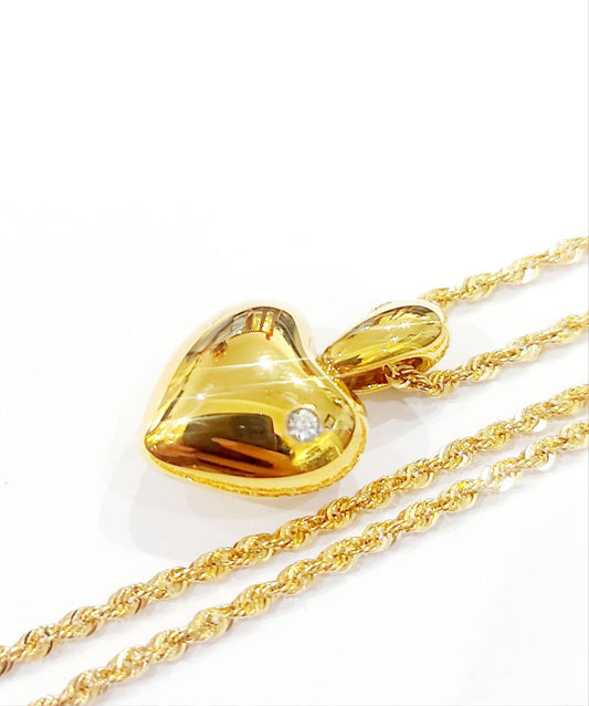 Collana pendente cuore bombato lucido in Oro Giallo 18 kt (750) con Diamante taglio brillante ct 0,06