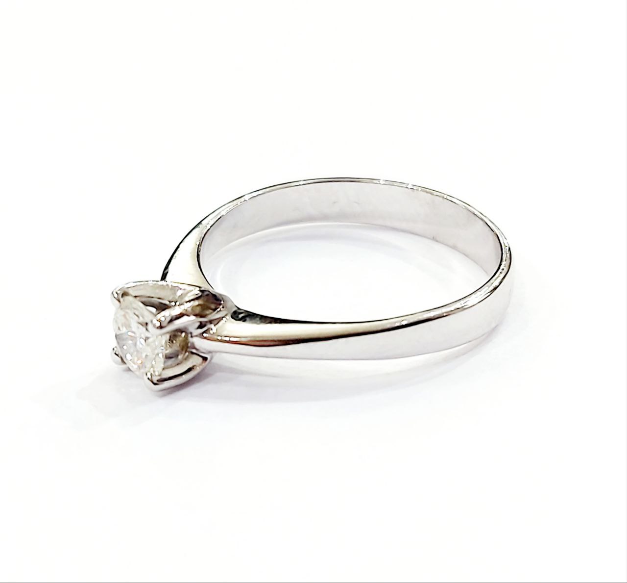 Anello solitario modello tiffany ct 0 45 Oro bianco 18kt 750 Gem tech