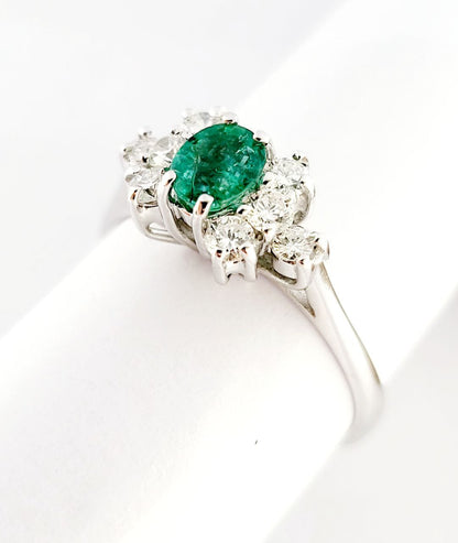 Anello Donna con Smeraldo Ovale centrale e Diamanti laterali Oro 18kt-750