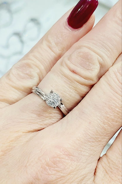 Anello solitario modello magic  con Diamanti ct 0,18 Oro Bianco 18kt-750